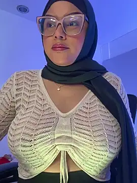 Amira-Awhada online show from March 26, 2026, 8:25 pm