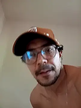 RaphaelAruana26 online show from February 3, 2026, 11:59 am