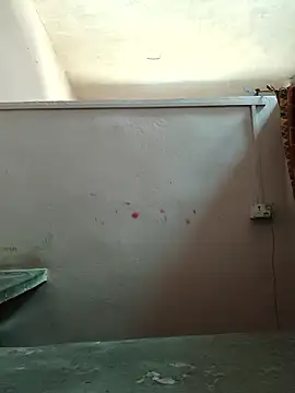 Kitti-Sharma online show from May 4, 2026, 5:58 am