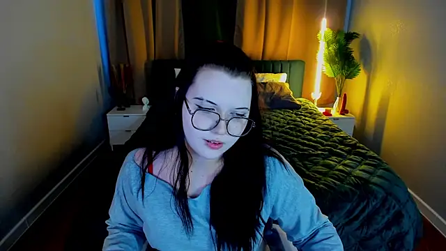 Kira G0ld online show from March 4, 2026, 1:11 am