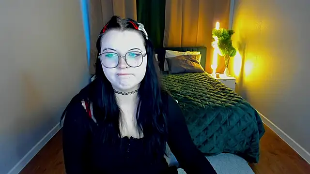 Kira G0ld online show from March 9, 2026, 1:09 am