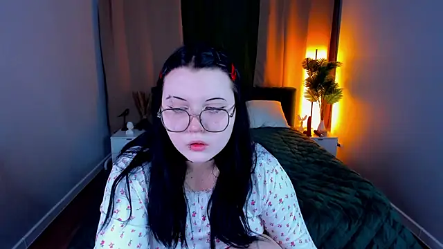 Kira G0ld online show from March 25, 2026, 1:00 am