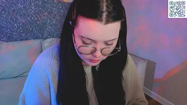 Kira G0ld online show from May 2, 2026, 1:10 am