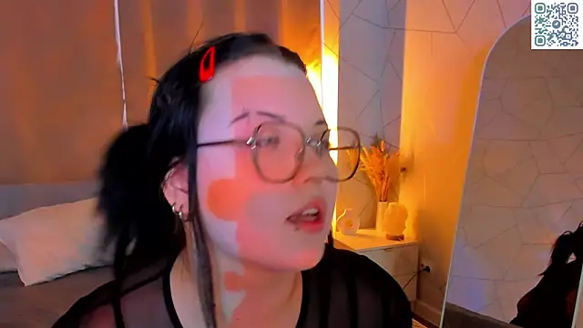 Kira G0ld online show from May 3, 2026, 1:00 am