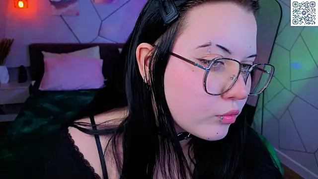 Kira G0ld online show from May 16, 2026, 9:06 am