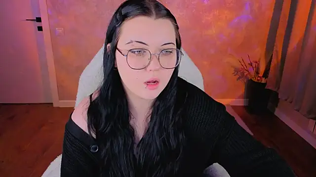 Snapshot of Kira_G0ld chatting on June 30, 2026, 5:14 pm Kira G0ld online show from June 30, 2026, 5:14 pm