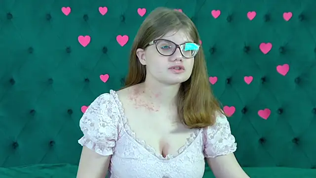 ChloeHalses online show from February 13, 2026, 5:25 am