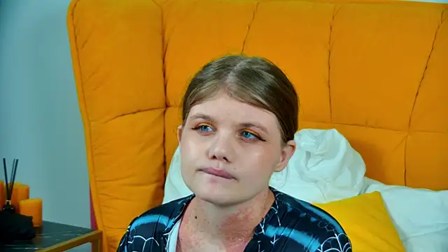 ChloeHalses online show from June 13, 2026, 5:11 pm