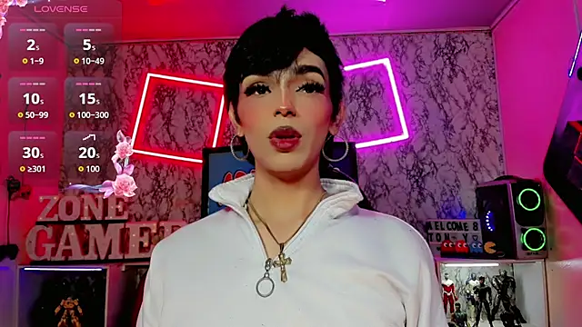 Maddye Fox online show from August 7, 2026, 3:30 am