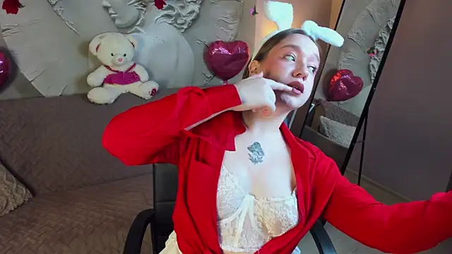 RachelDiRose online show from February 15, 2026, 3:14 am