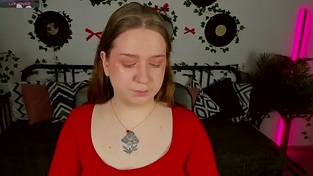 RachelDiRose online show from March 19, 2026, 3:10 am