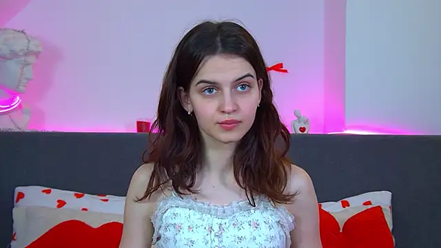 BellaBriggs online show from February 9, 2026, 11:58 am