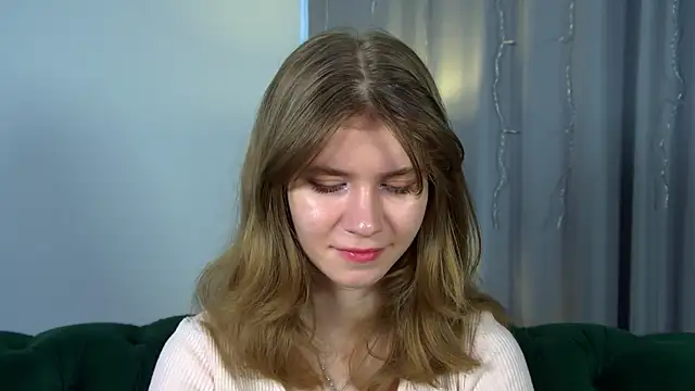 MilaMaelis online show from April 12, 2026, 6:29 am