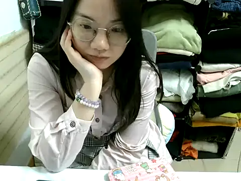 xiaoxiaowan11 online show from March 3, 2026, 11:49 am