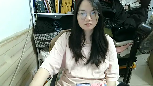 xiaoxiaowan11 online show from April 10, 2026, 11:48 am