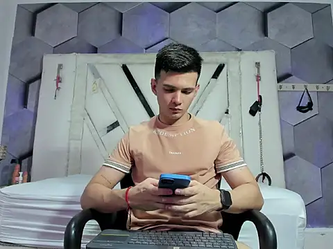 Snapshot of GoldenBoyM chatting on June 13, 2026, 2:53 am GoldenBoyM online show from June 13, 2026, 2:53 am