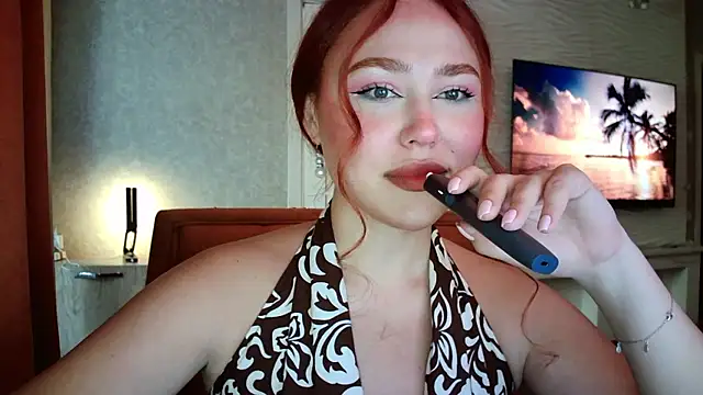 LolaaMint  online show from June 13, 2026, 12:25 pm