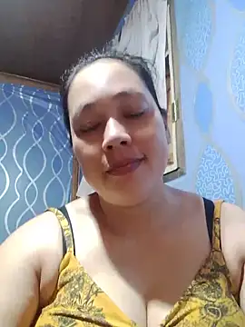 Snapshot of May_Bombs chatting on June 2, 2026, 11:18 pm May Bombs online show from June 2, 2026, 11:18 pm