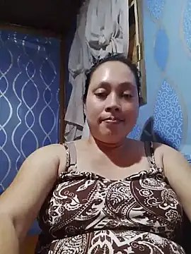 Snapshot of May_Bombs chatting on June 8, 2026, 1:28 am May Bombs online show from June 8, 2026, 1:28 am