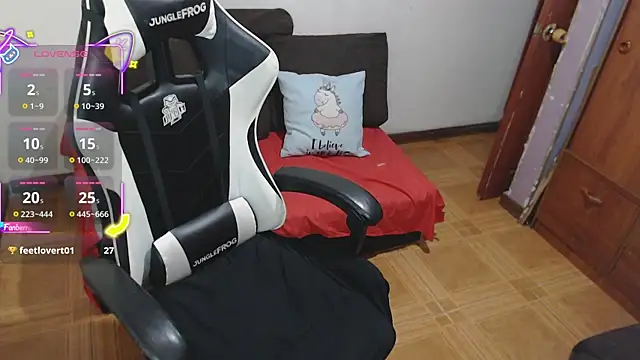 MeliisaRobers online show from May 18, 2026, 4:07 am