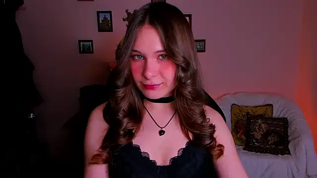 Snapshot of LanaLovely chatting on April 27, 2026, 6:22 am LanaLovely online show from April 27, 2026, 6:22 am