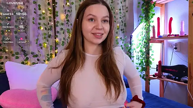 kira sweety x online show from May 4, 2026, 6:37 pm