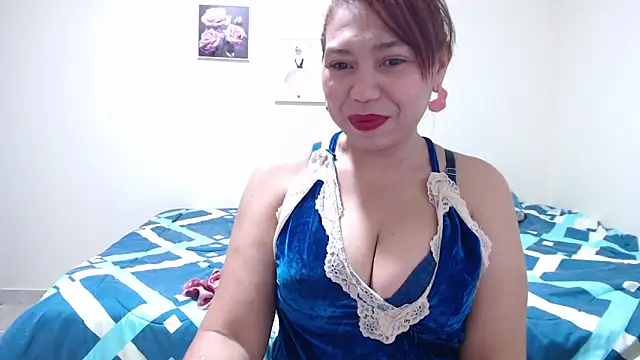 dannamomcerratt online show from April 30, 2026, 2:07 am