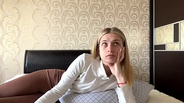 JeneeEady online show from April 28, 2026, 6:07 am
