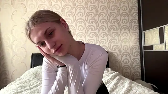 JeneeEady online show from April 30, 2026, 6:09 am