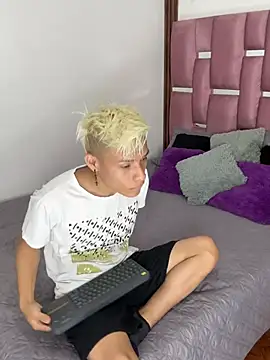 Snapshot of MaxyRyan chatting on February 12, 2026, 12:55 pm MaxyRyan online show from February 12, 2026, 12:55 pm