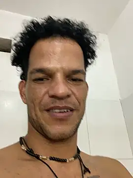 Snapshot of MaxyRyan chatting on March 2, 2026, 6:03 am MaxyRyan online show from March 2, 2026, 6:03 am