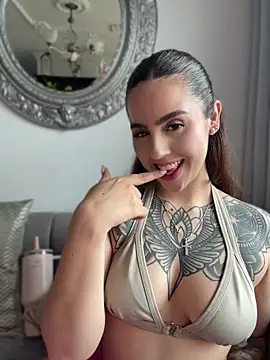 Snapshot of Im_Anto chatting on July 26, 2026, 4:58 pm Im Anto online show from July 26, 2026, 4:58 pm