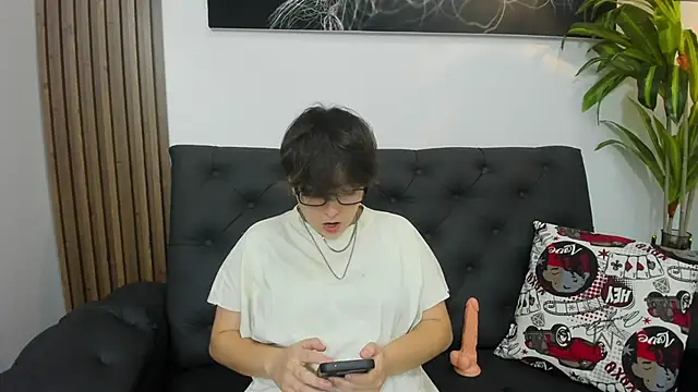  Daarcy  online show from March 5, 2026, 3:02 am