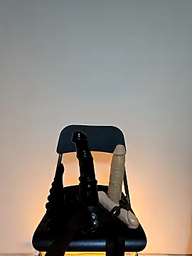 AnaIuliana6005 online show from February 5, 2026, 4:22 pm