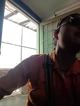 Maggyx online show from February 18, 2026, 1:29 pm