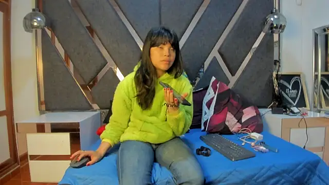 Maggyx online show from May 11, 2026, 1:28 pm