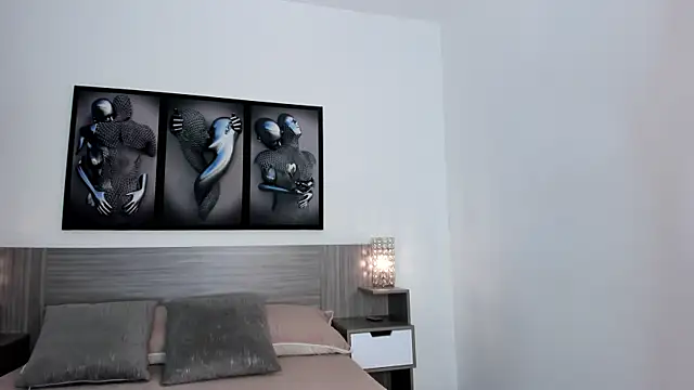 Dulce M  online show from April 14, 2026, 7:53 pm