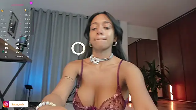 karinnixx online show from June 6, 2026, 9:41 pm