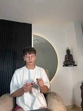 ARON LUXX online show from February 7, 2026, 3:10 am