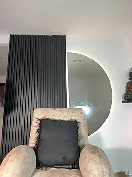 ARON LUXX online show from February 13, 2026, 3:02 am