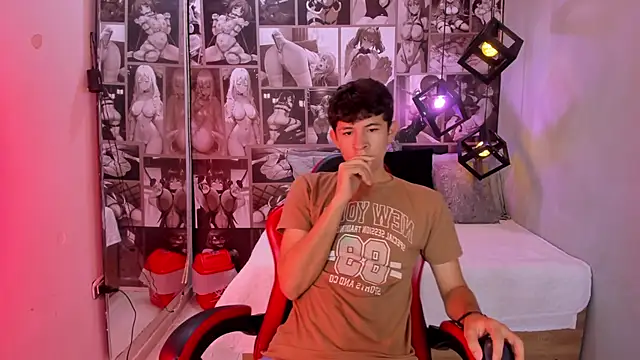 Snapshot of Christian_Foxx chatting on April 17, 2026, 1:47 pm Christian Foxx online show from April 17, 2026, 1:47 pm