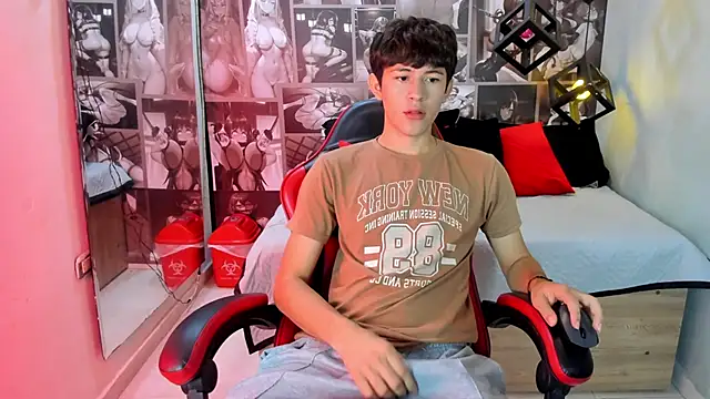 Snapshot of Christian_Foxx chatting on May 3, 2026, 1:39 pm Christian Foxx online show from May 3, 2026, 1:39 pm