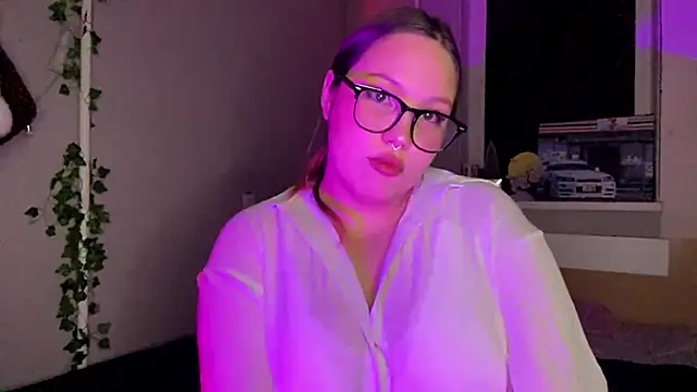 Lily colymy online show from February 4, 2026, 3:40 pm