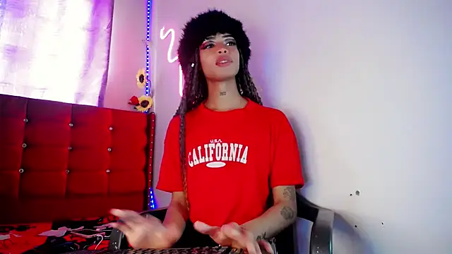 DahliaGill online show from June 24, 2026, 7:46 pm