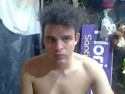 Snapshot of polla_large_active chatting on August 3, 2026, 1:26 am polla large active online show from August 3, 2026, 1:26 am
