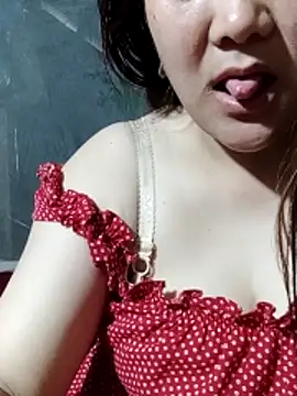 Snapshot of bongtuyet11 chatting on March 7, 2026, 9:50 am bongtuyet11 online show from March 7, 2026, 9:50 am