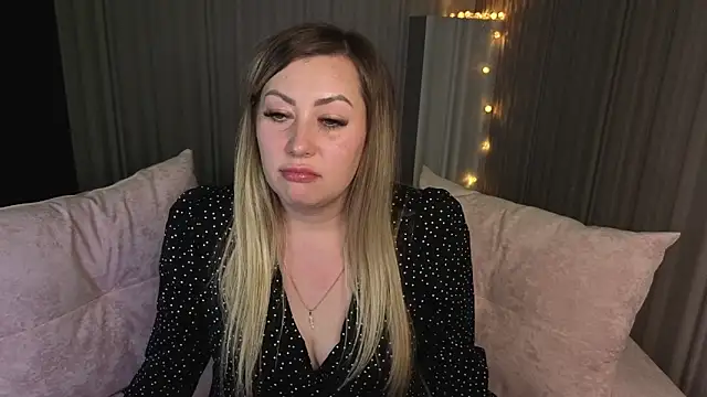 KarenBoobies online show from February 12, 2026, 10:43 am