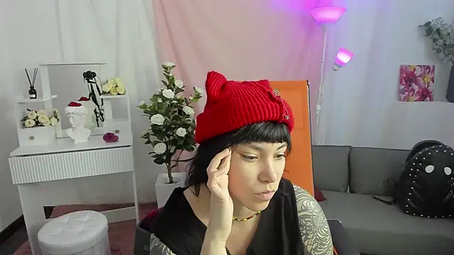 Snapshot of NeoGeisha chatting on April 16, 2026, 1:23 pm NeoGeisha online show from April 16, 2026, 1:23 pm