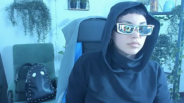 Snapshot of NeoGeisha chatting on May 5, 2026, 1:19 pm NeoGeisha online show from May 5, 2026, 1:19 pm