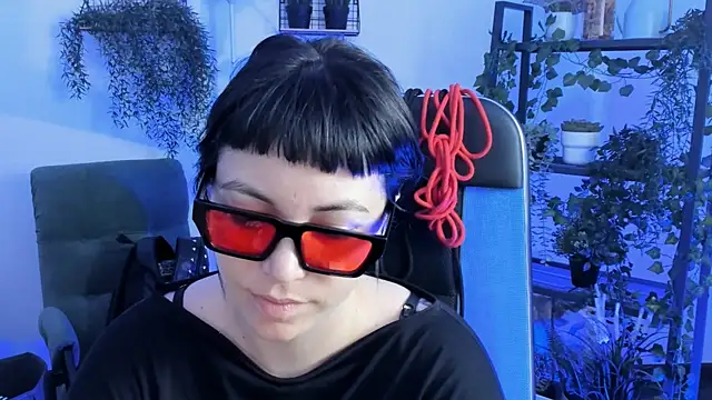 Snapshot of NeoGeisha chatting on May 18, 2026, 1:17 pm NeoGeisha online show from May 18, 2026, 1:17 pm